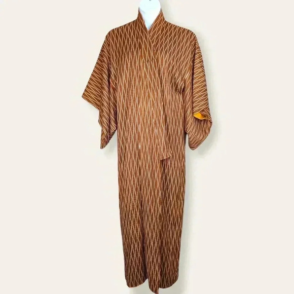 Vintage Silk Brown & White Kimono - Picture 2 of 12